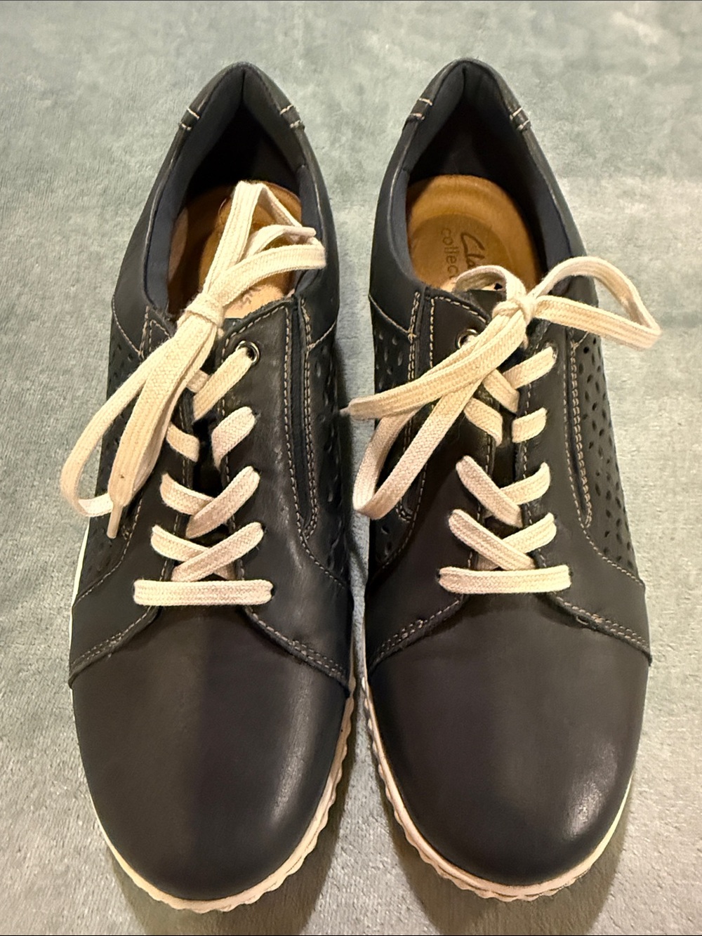 Clarks Caroline Ella Navy Leather Lace up Sneakers, size 40/ Women’s 9 NWT